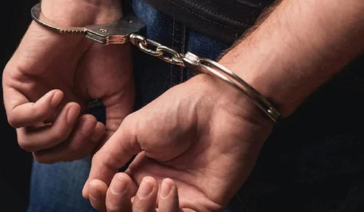 UP Crime News : एक भाजपा नेता सहित 15 व्यक्तियों के खिलाफ वारंट जारी, निकाली प्रशासन के बिना अनुमति के बाइक रैली; क्या है पूरा मामला जाने